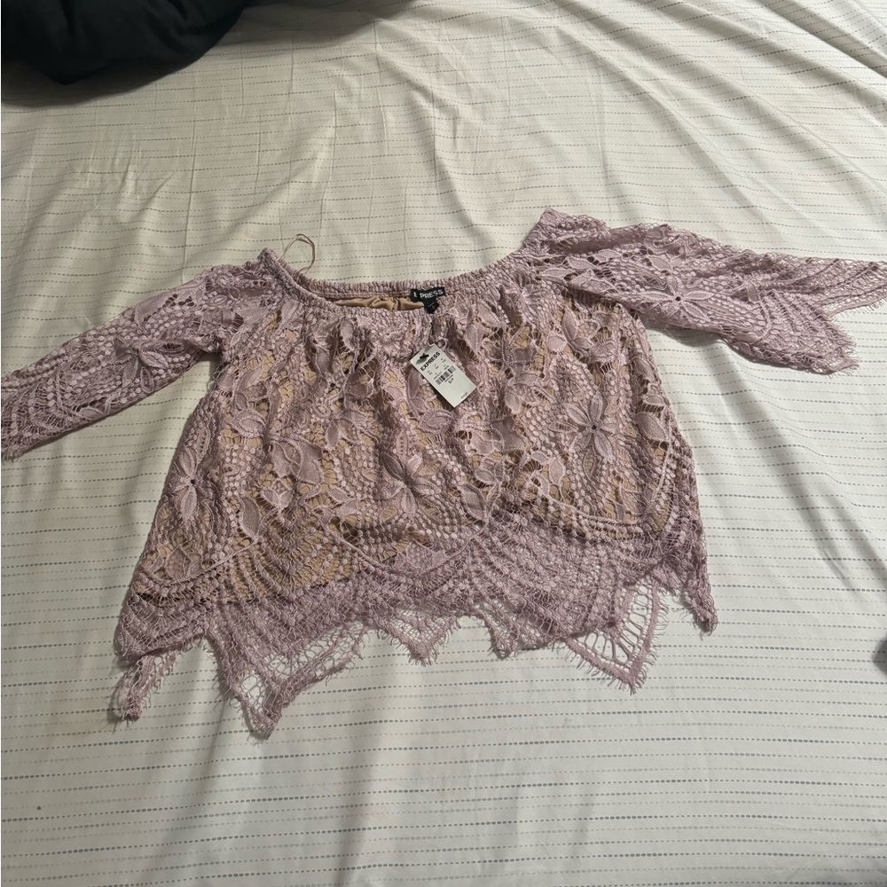 Women’s lacy express top size small NWT
